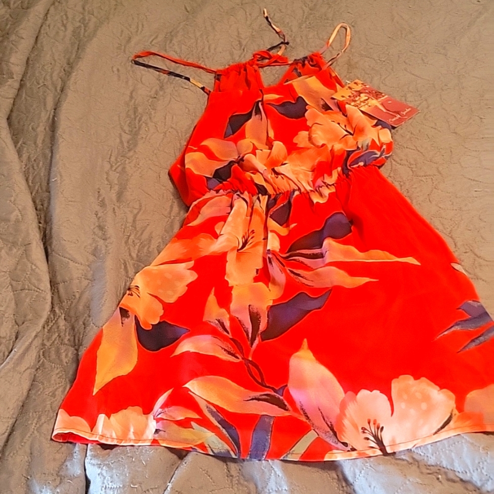 Mid dress looks like romper fully lined beautiful floral design.